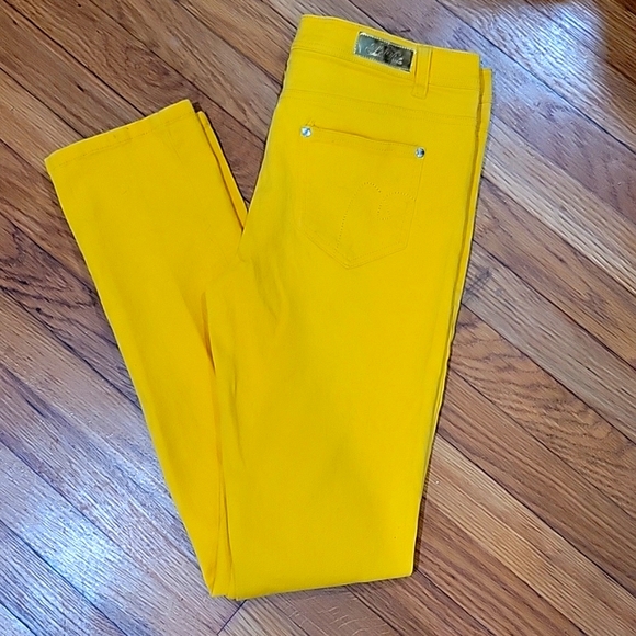 Soho Babe Denim - Picture 8 of 8